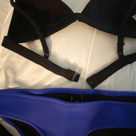 Triangle bikini set! Xs - Picture 4 of 4